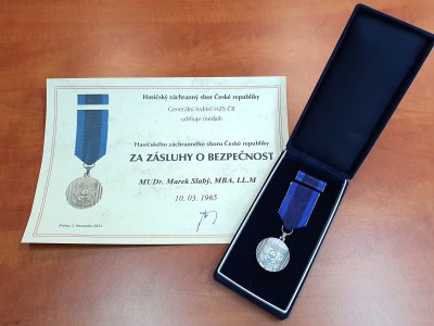 Ředitel ZZS JčK převzal medaili HZS ČR Za zásluhy o bezpečnost
